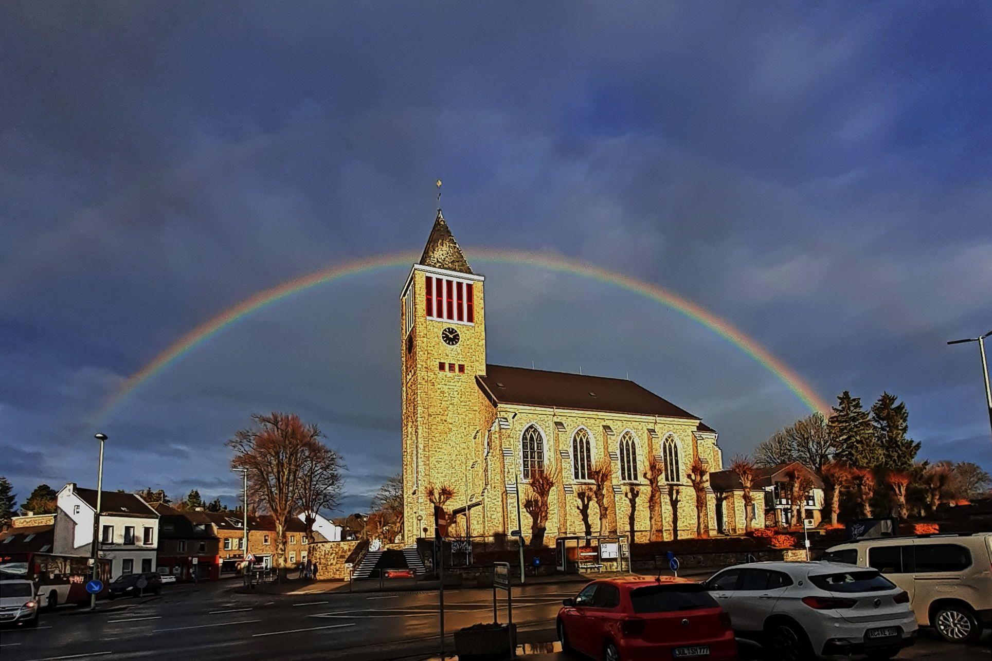 Kirche Mausbach Regenbogen